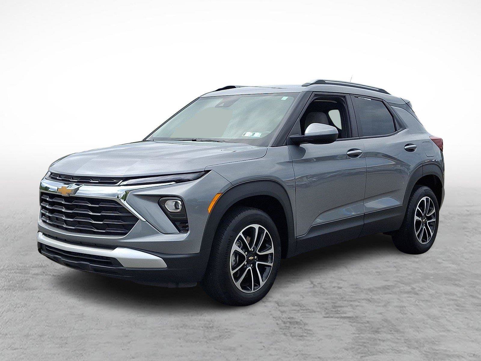 Used 2024 Chevrolet TrailBlazer LT w/ LT Cold Weather Package AWD/4WD image 3
