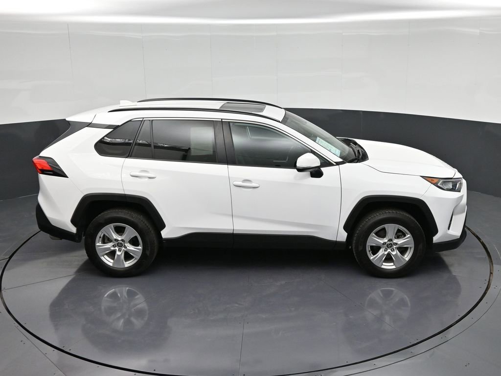 Used 2021 Toyota RAV4 XLE w/ Convenience Package image 16