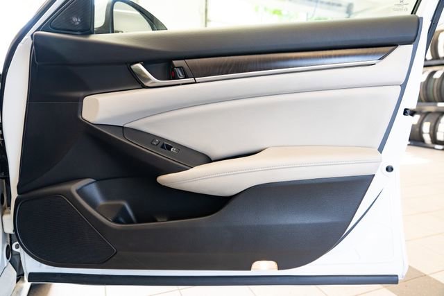 Used 2019 Honda Accord Touring image 28