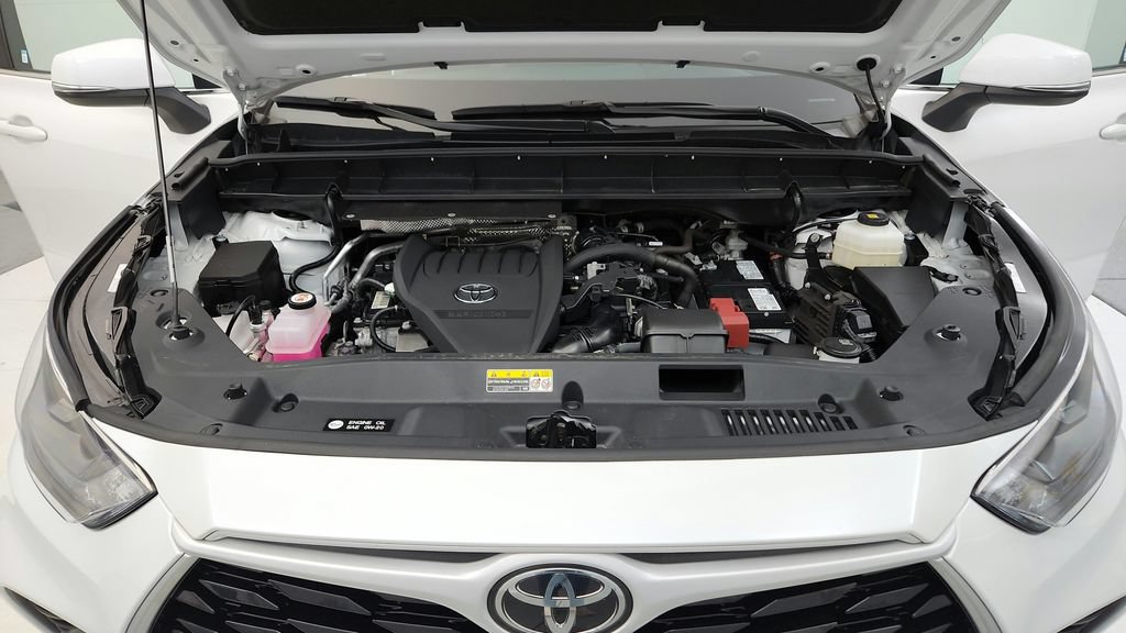 Certified 2024 Toyota Highlander XLE AWD/4WD image 15