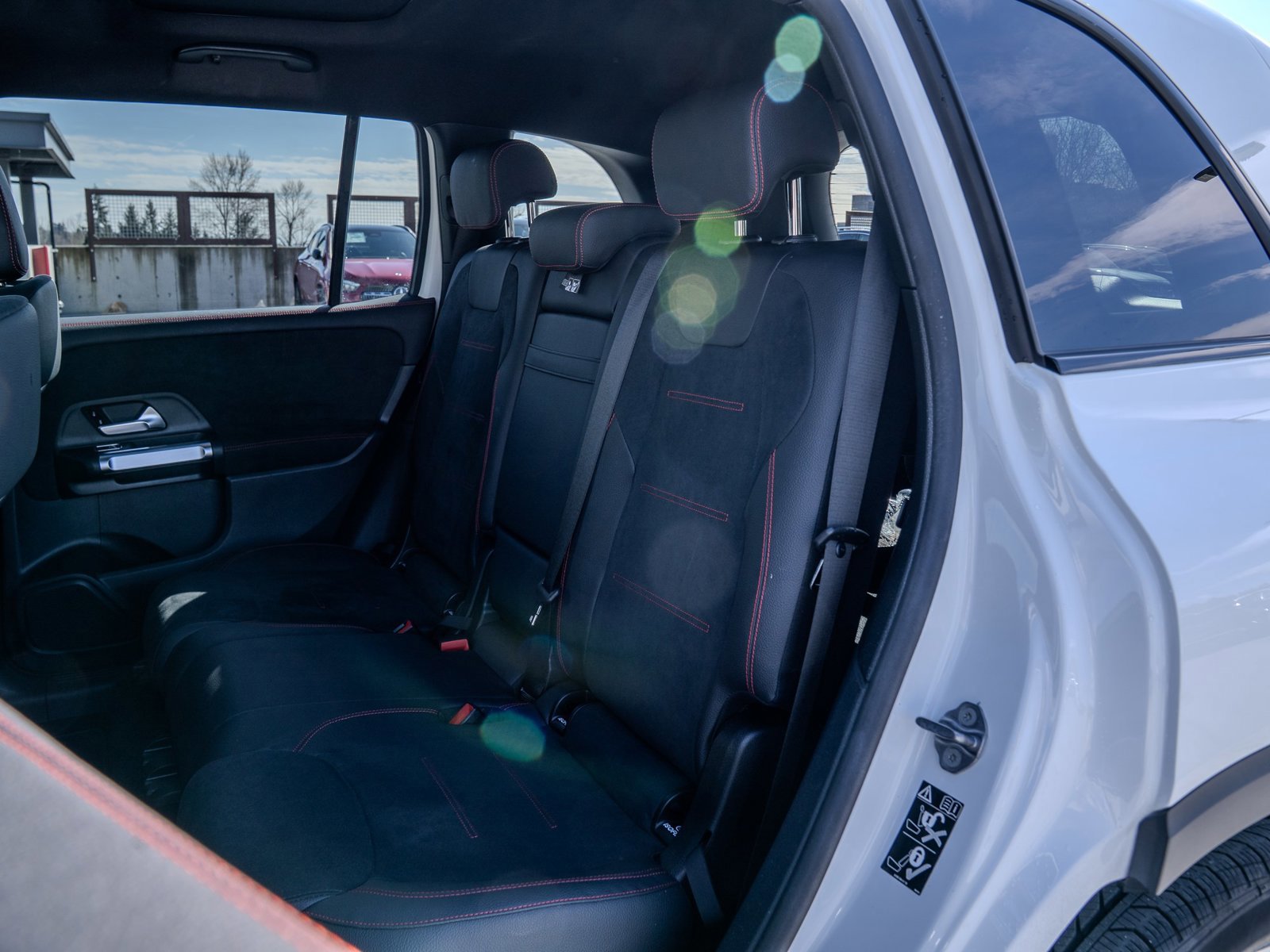 Certified 2023 Mercedes-Benz GLB 250 4MATIC image 17