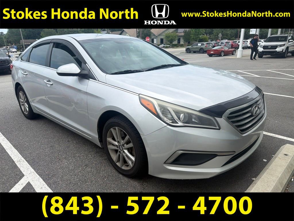 Used 2016 Hyundai Sonata SE FWD image 2