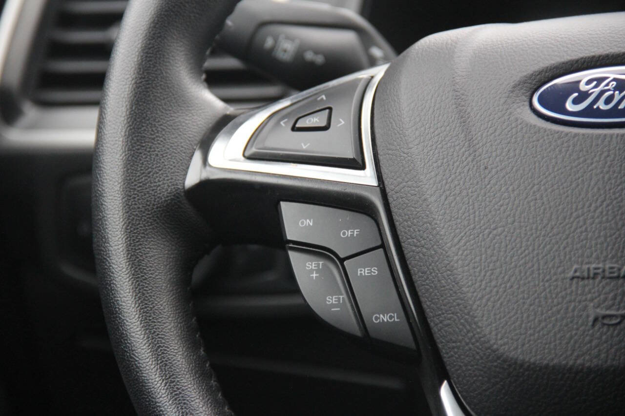 Certified 2024 Ford Edge SEL image 17