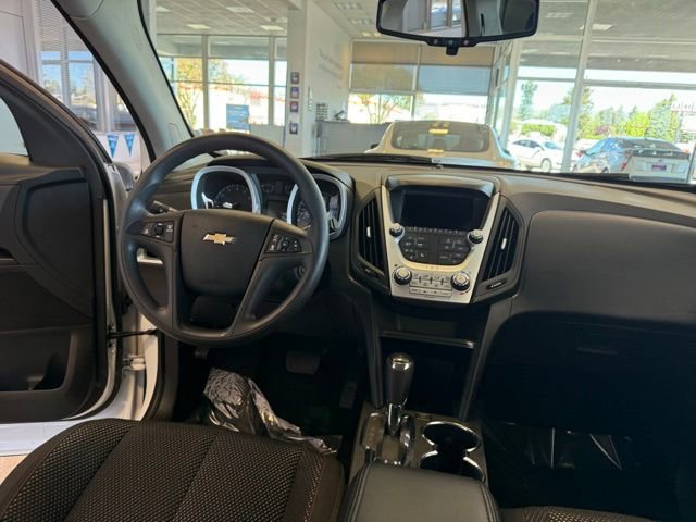 Used 2017 Chevrolet Equinox LS image 23