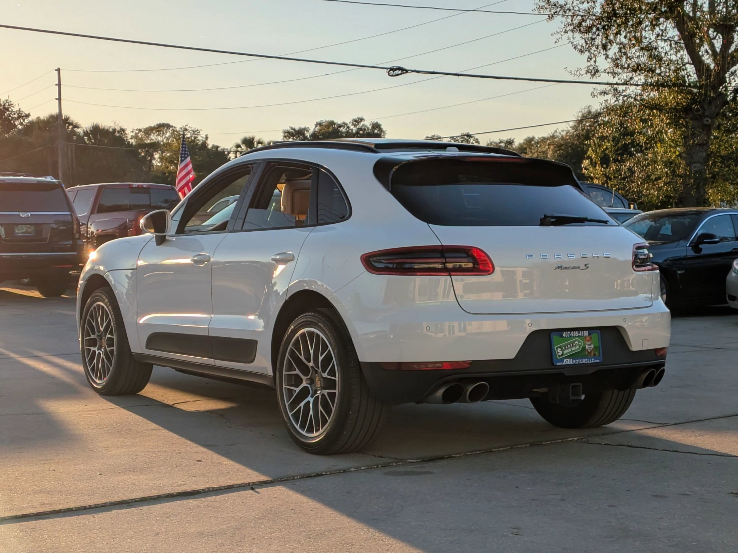 Used 2017 Porsche Macan S image 2