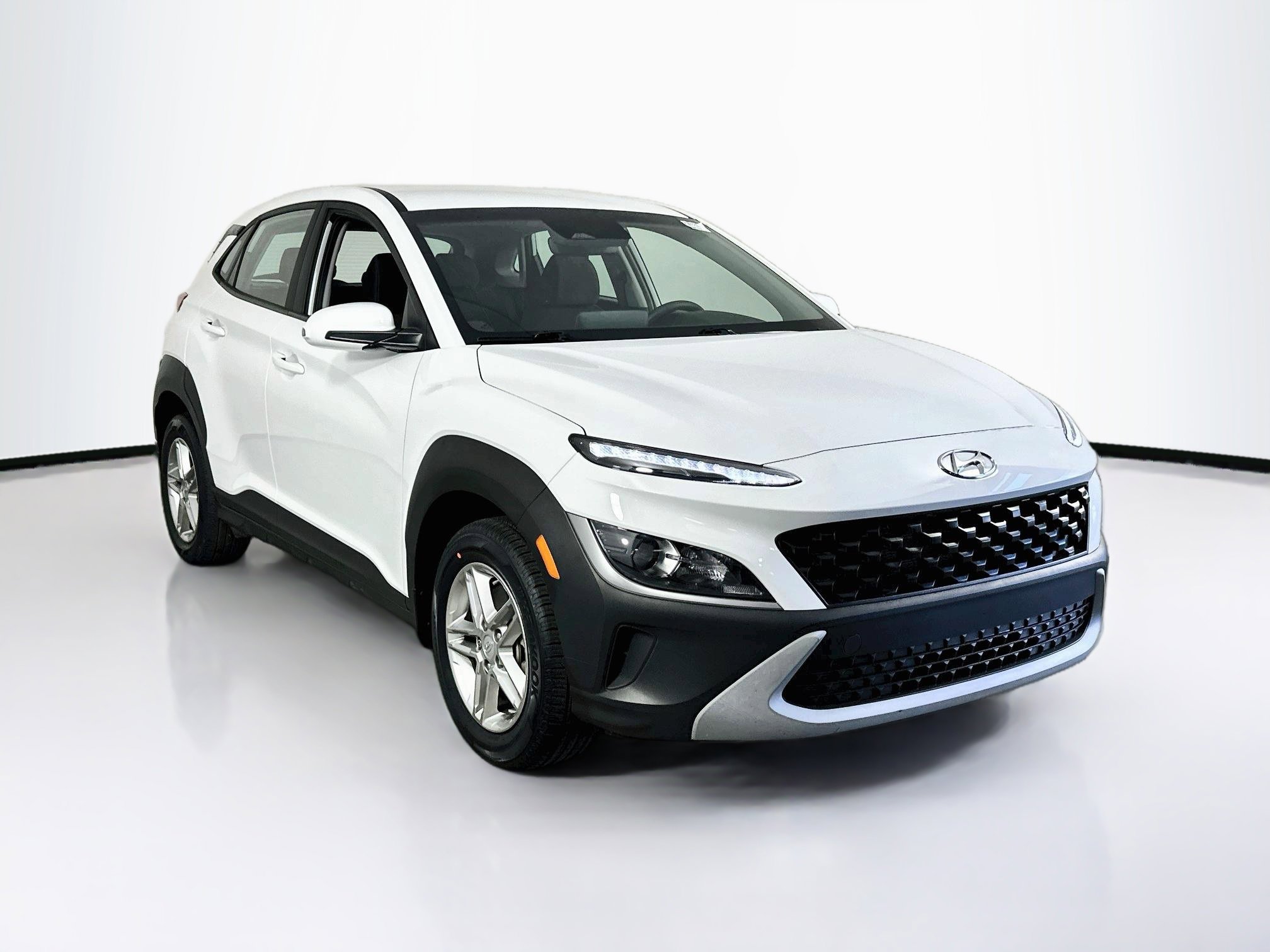 Used 2023 Hyundai Kona SE w/ Cargo Package AWD/4WD image 3
