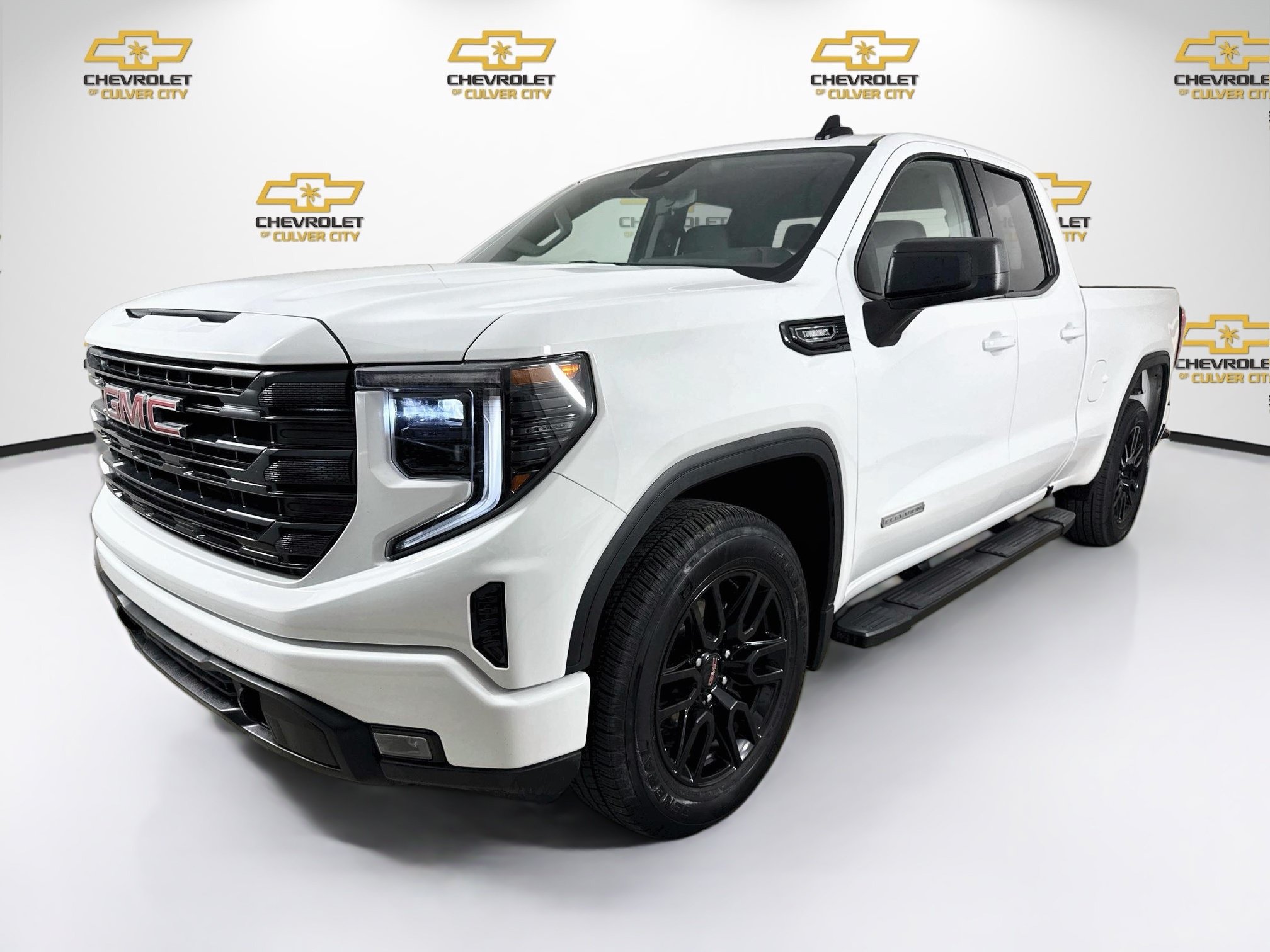 Used 2025 GMC Sierra 1500 Elevation RWD image 3