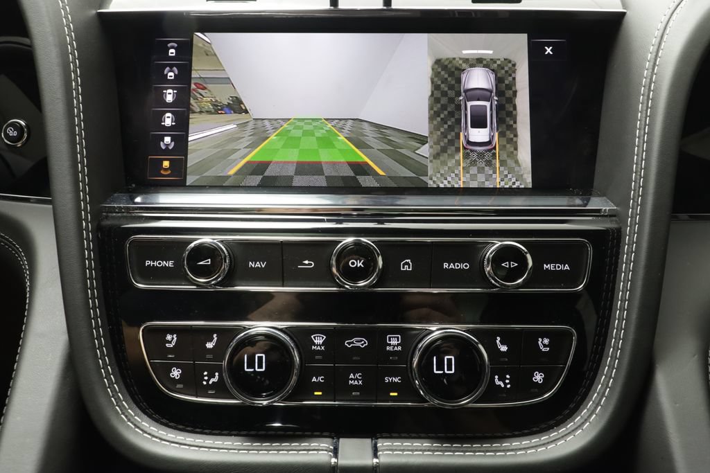 Used 2021 Bentley Bentayga AWD/4WD image 13