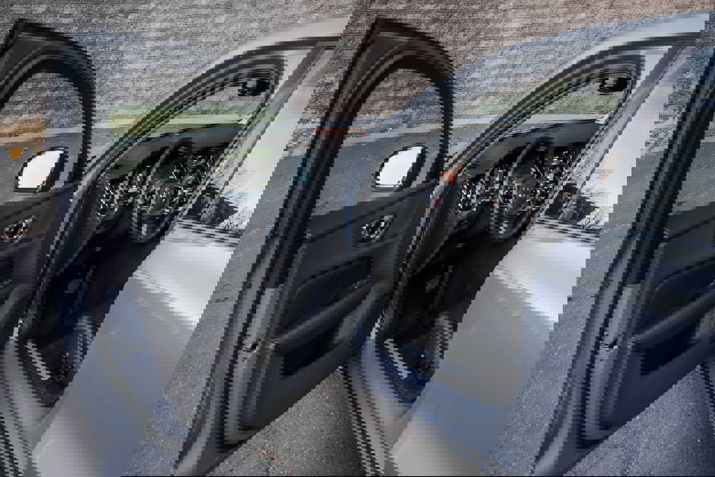 Used 2023 Volvo S60 B5 Plus w/ Climate Package image 23