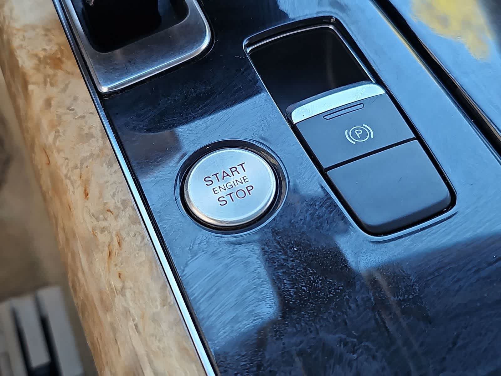 Used 2013 Audi A8 L 4.0T AWD/4WD image 24