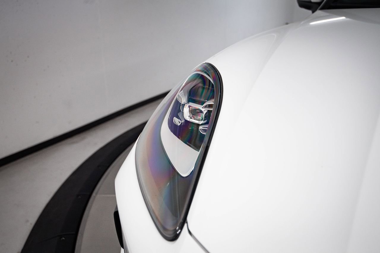 Certified 2023 Porsche Cayenne Platinum Edition image 13