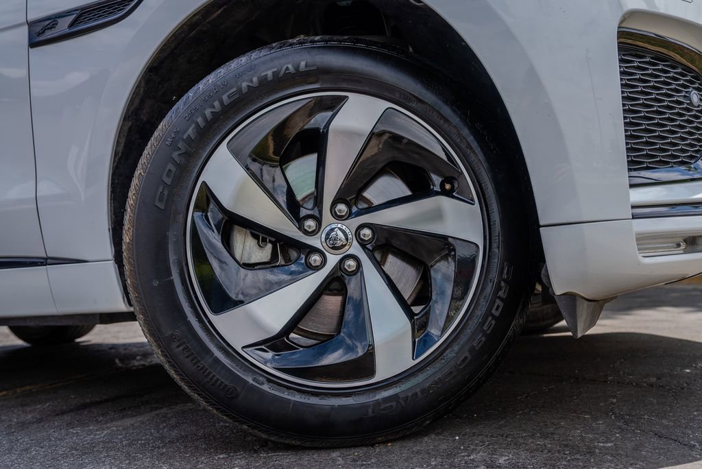 Used 2024 Jaguar F-PACE R-Dynamic S AWD/4WD image 31