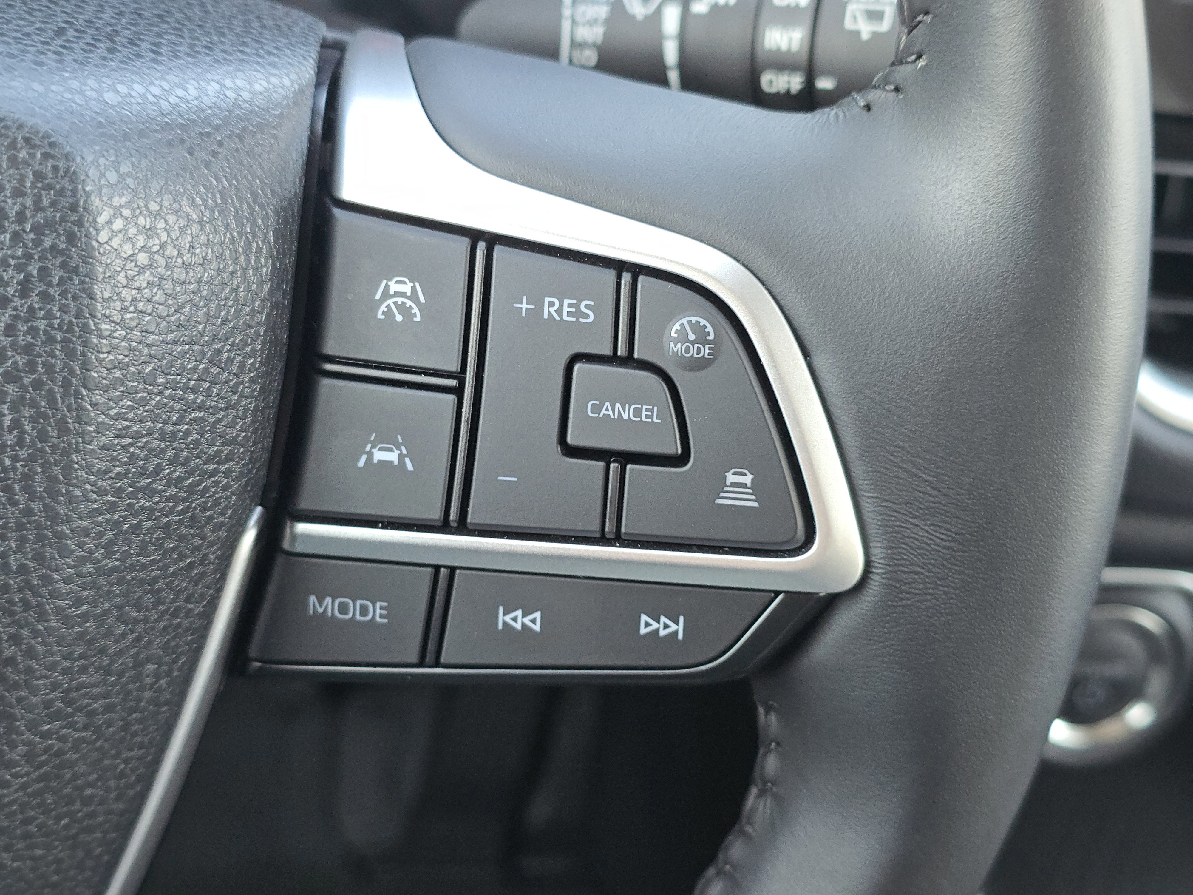 Used 2025 Toyota Grand Highlander XLE image 20