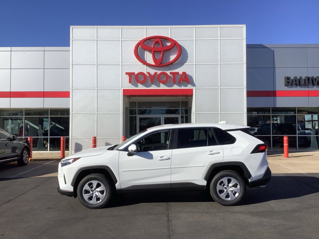 New 2025 Toyota RAV4 LE image 4