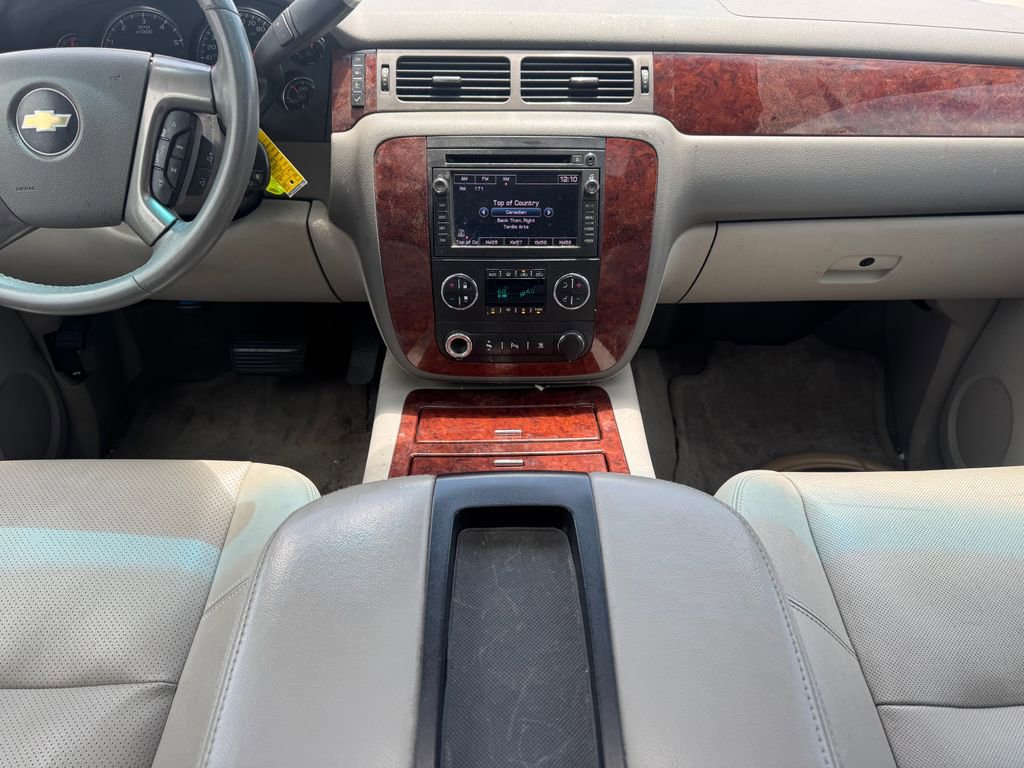 Used 2011 Chevrolet Avalanche LTZ AWD/4WD image 10