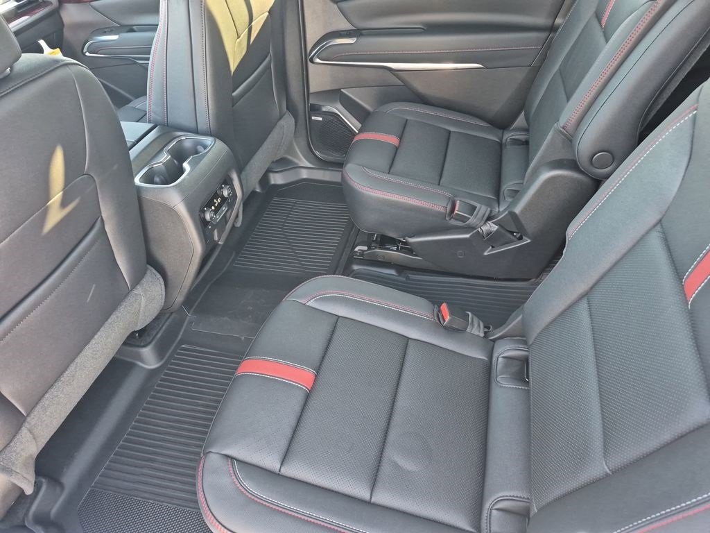 New 2026 Chevrolet Traverse RS image 25