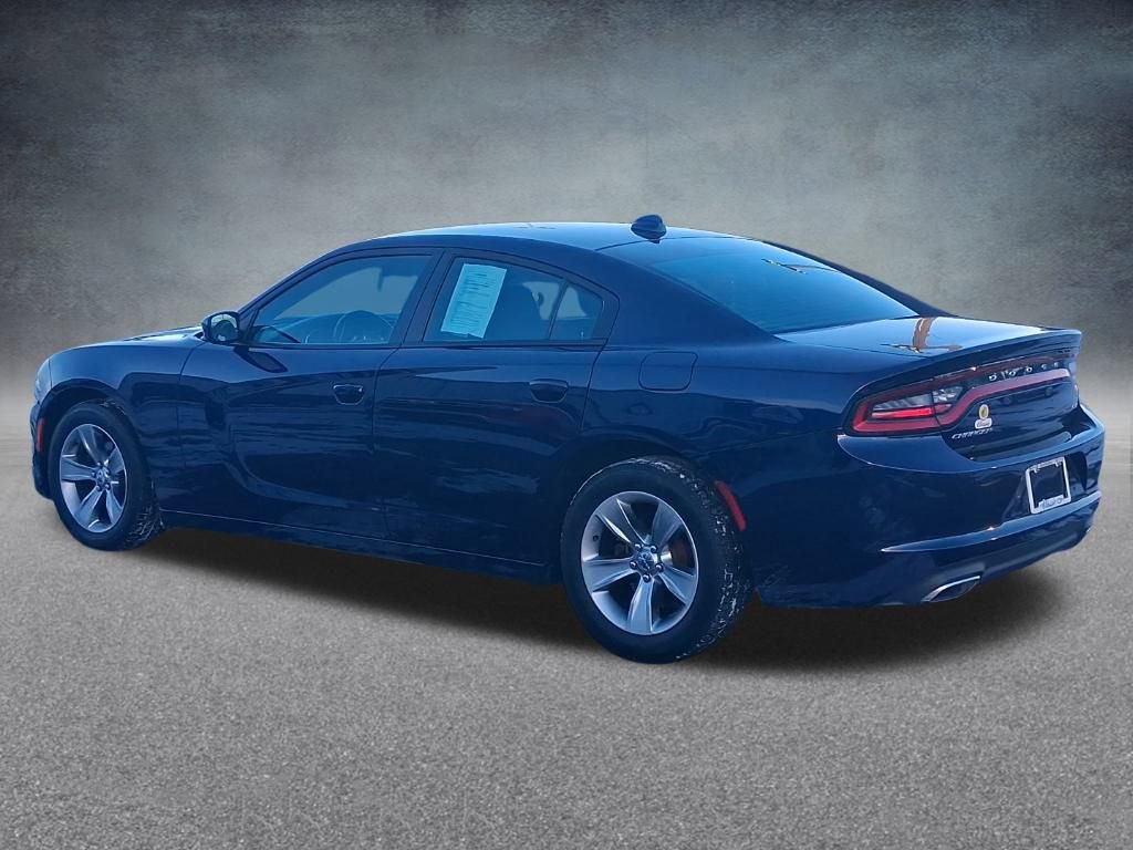 Used 2015 Dodge Charger SXT image 9