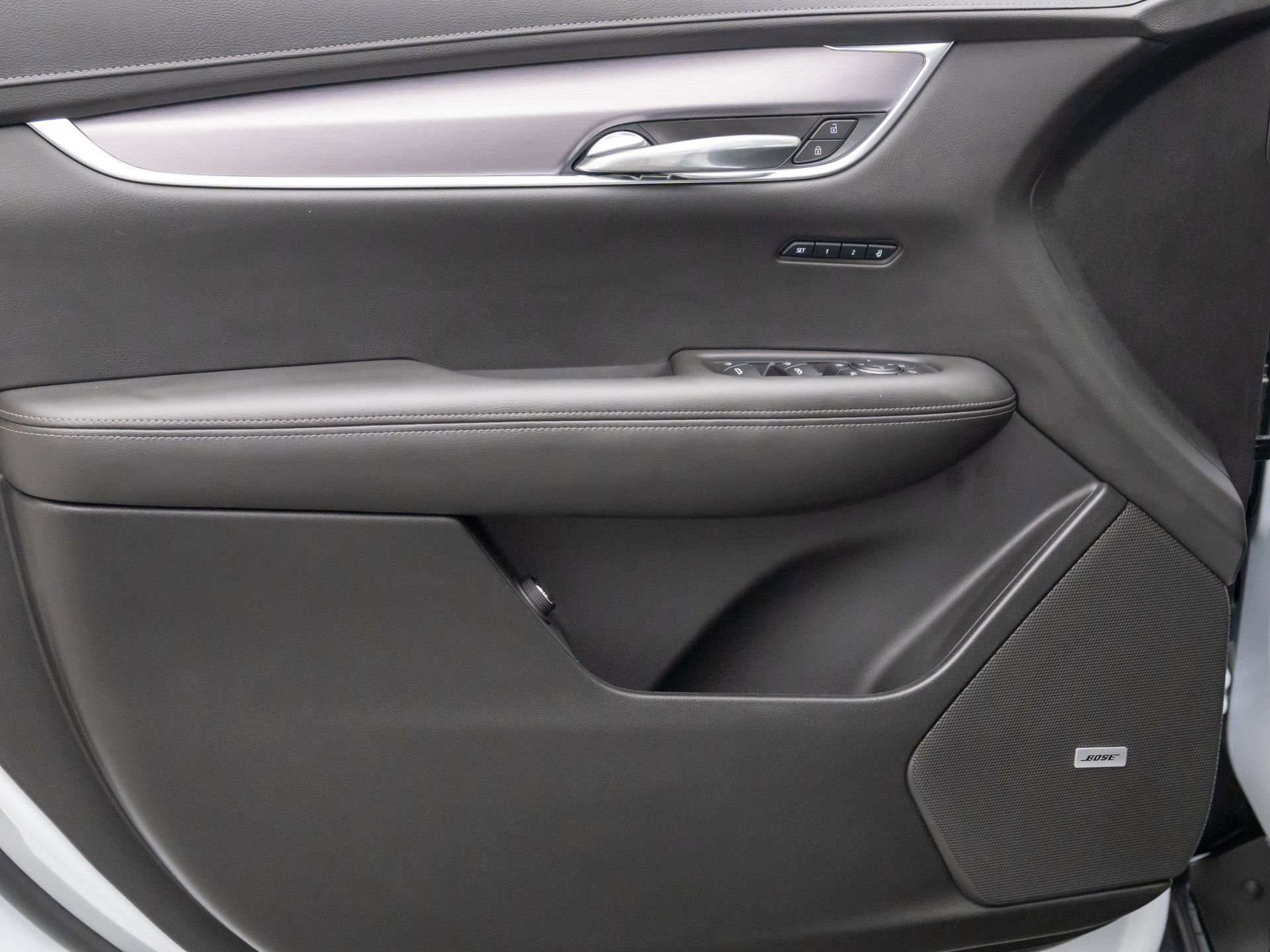 New 2025 Cadillac XT6 Luxury image 15