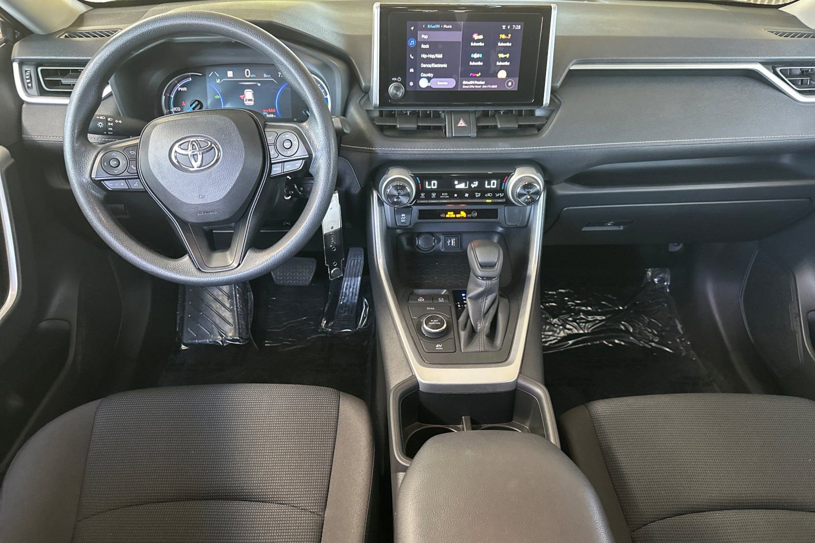 Certified 2025 Toyota RAV4 LE image 17