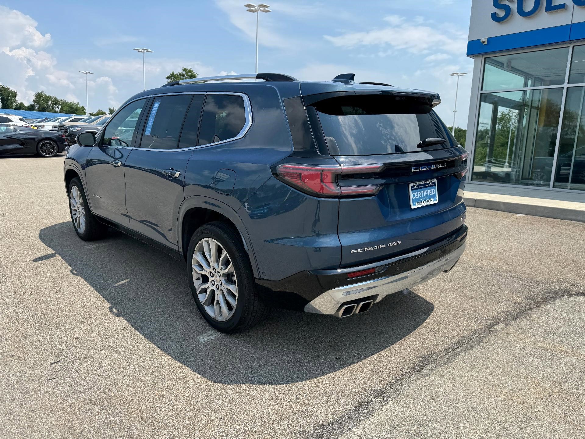 Certified 2025 GMC Acadia Denali w/ Super Cruise Package image 3