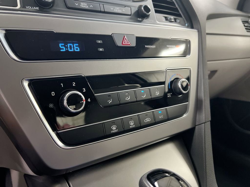 Used 2015 Hyundai Sonata SE w/ Option Group 09 image 16