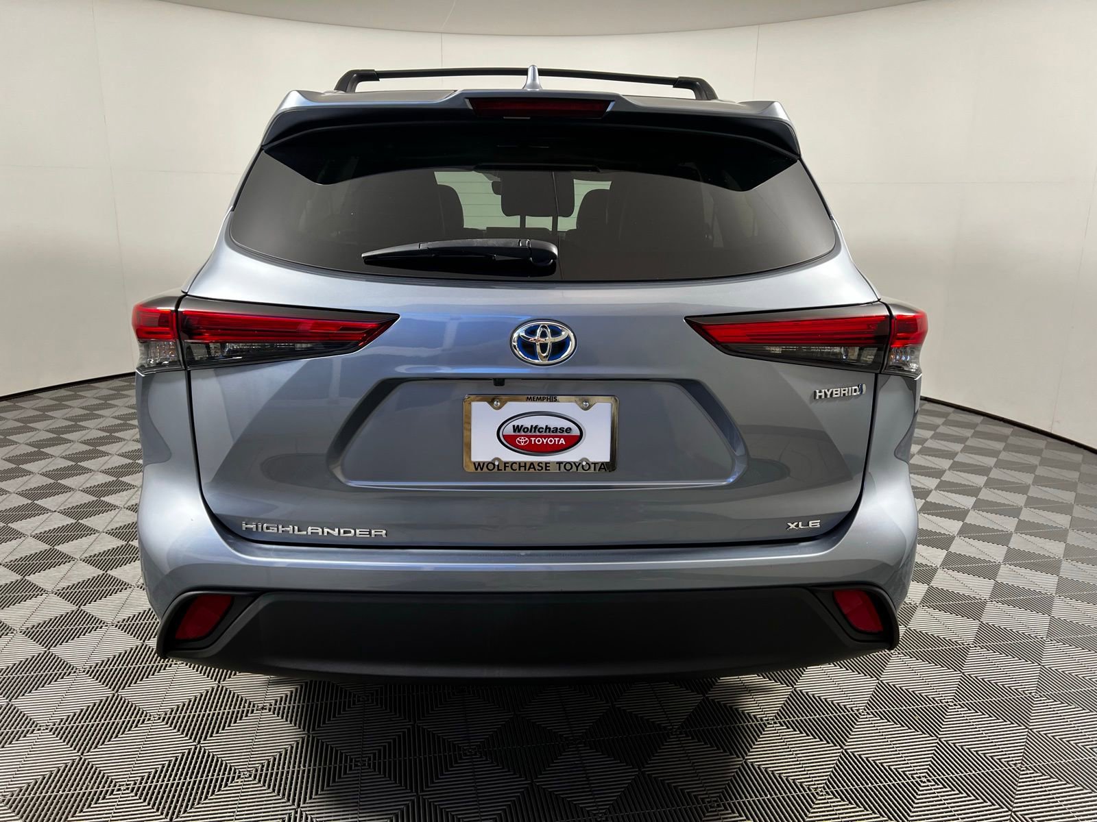 Certified 2023 Toyota Highlander XLE image 6