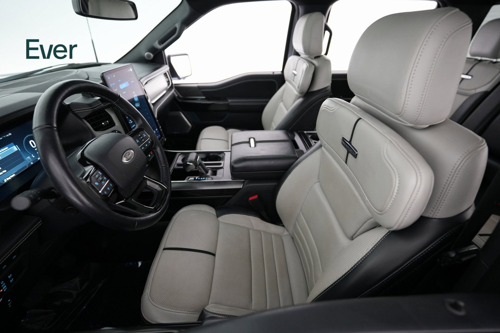 Used 2022 Ford F150 Lightning Platinum image 5