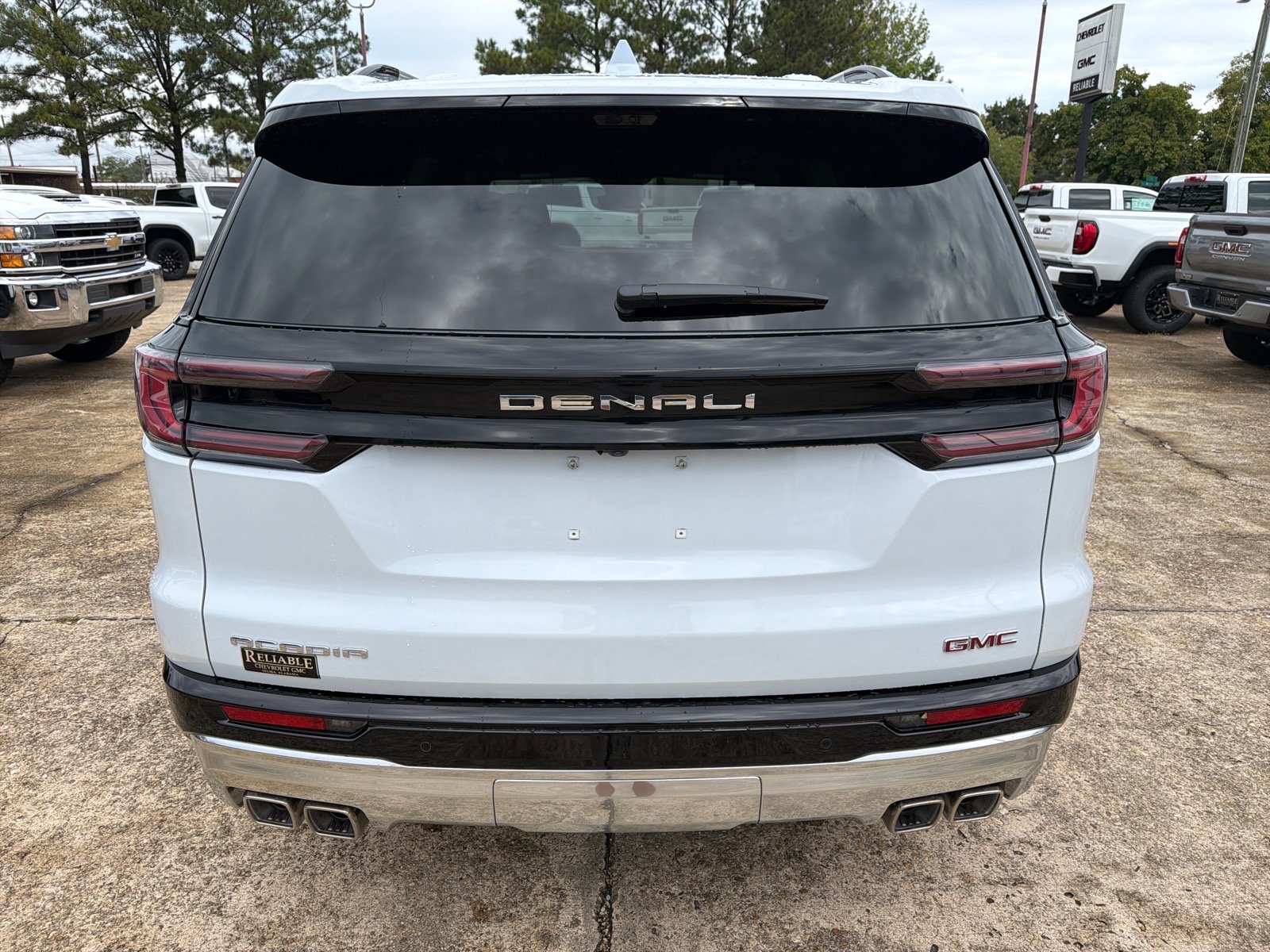 New 2027 GMC Acadia Denali FWD image 5