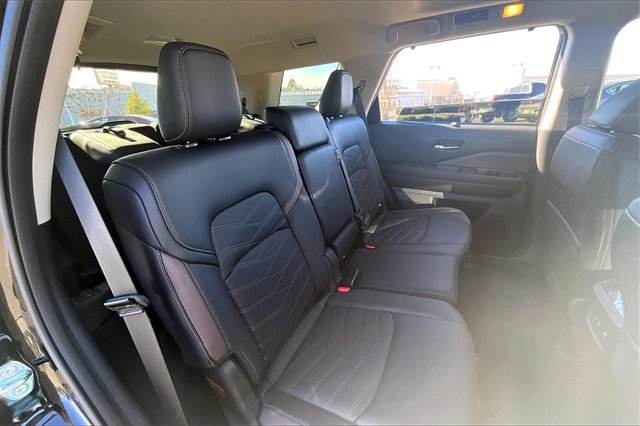 Certified 2025 Nissan Pathfinder Platinum w/ Cargo Package image 22