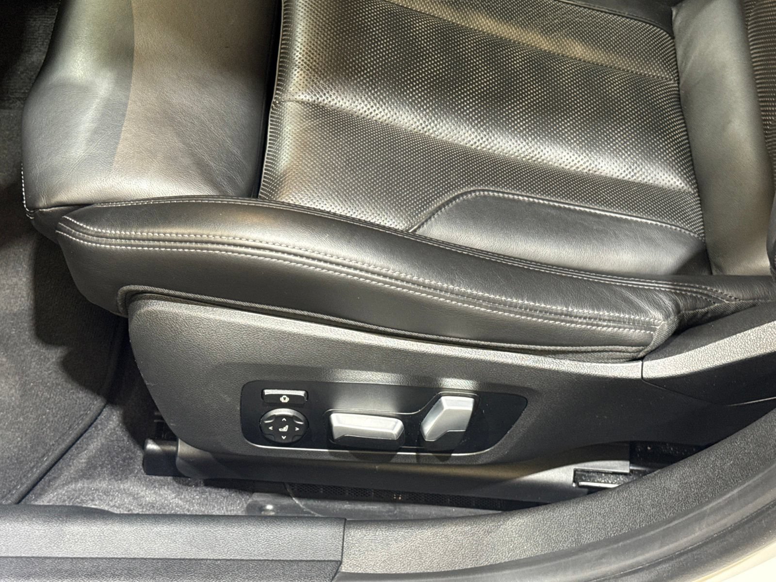 Used 2022 BMW M3 w/ Executive Package RWD image 23