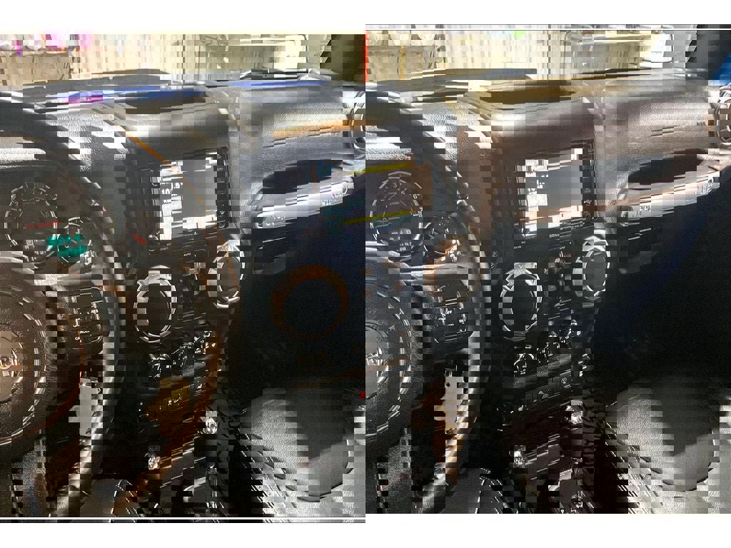 Used 2016 Jeep Wrangler Unlimited Sahara w/ Connectivity Group image 7