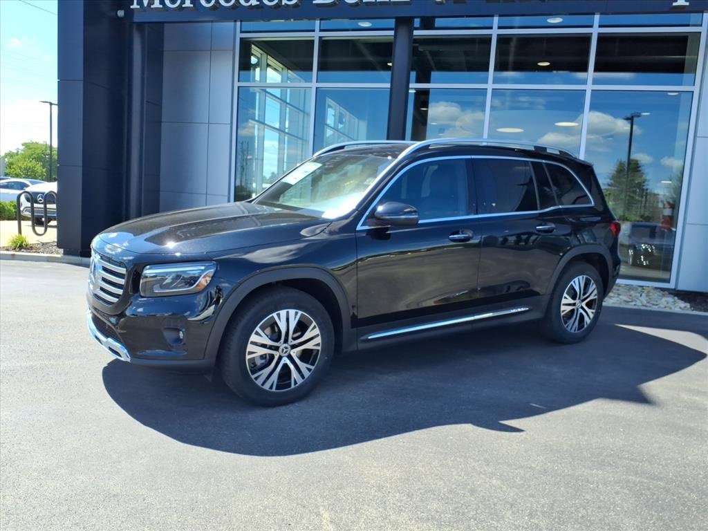 New 2025 Mercedes-Benz GLB 250 4MATIC image 2