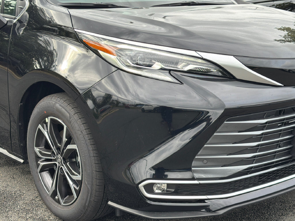 New 2026 Toyota Sienna Platinum AWD/4WD image 10