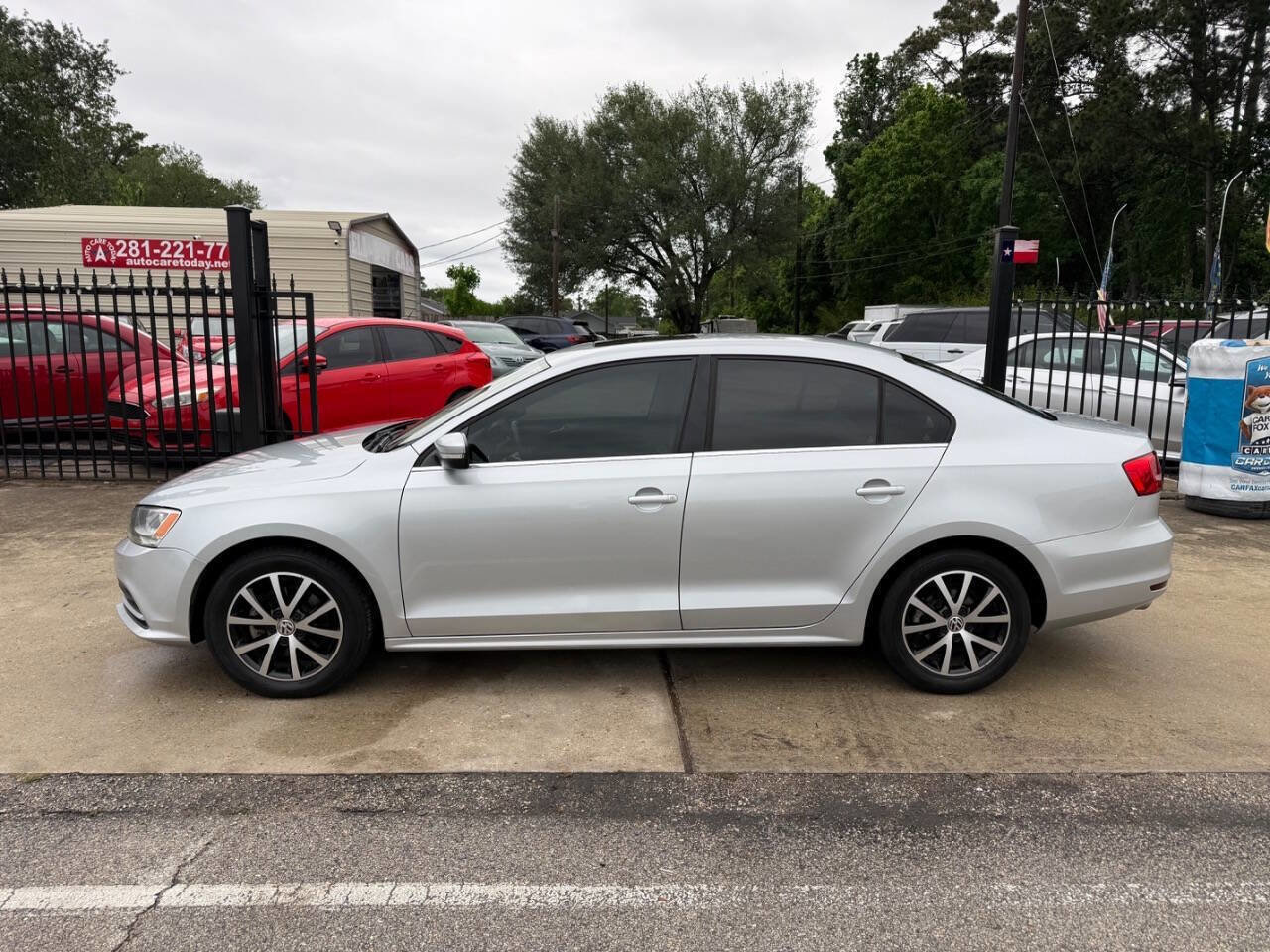 Used 2015 Volkswagen Jetta TDI SE image 9