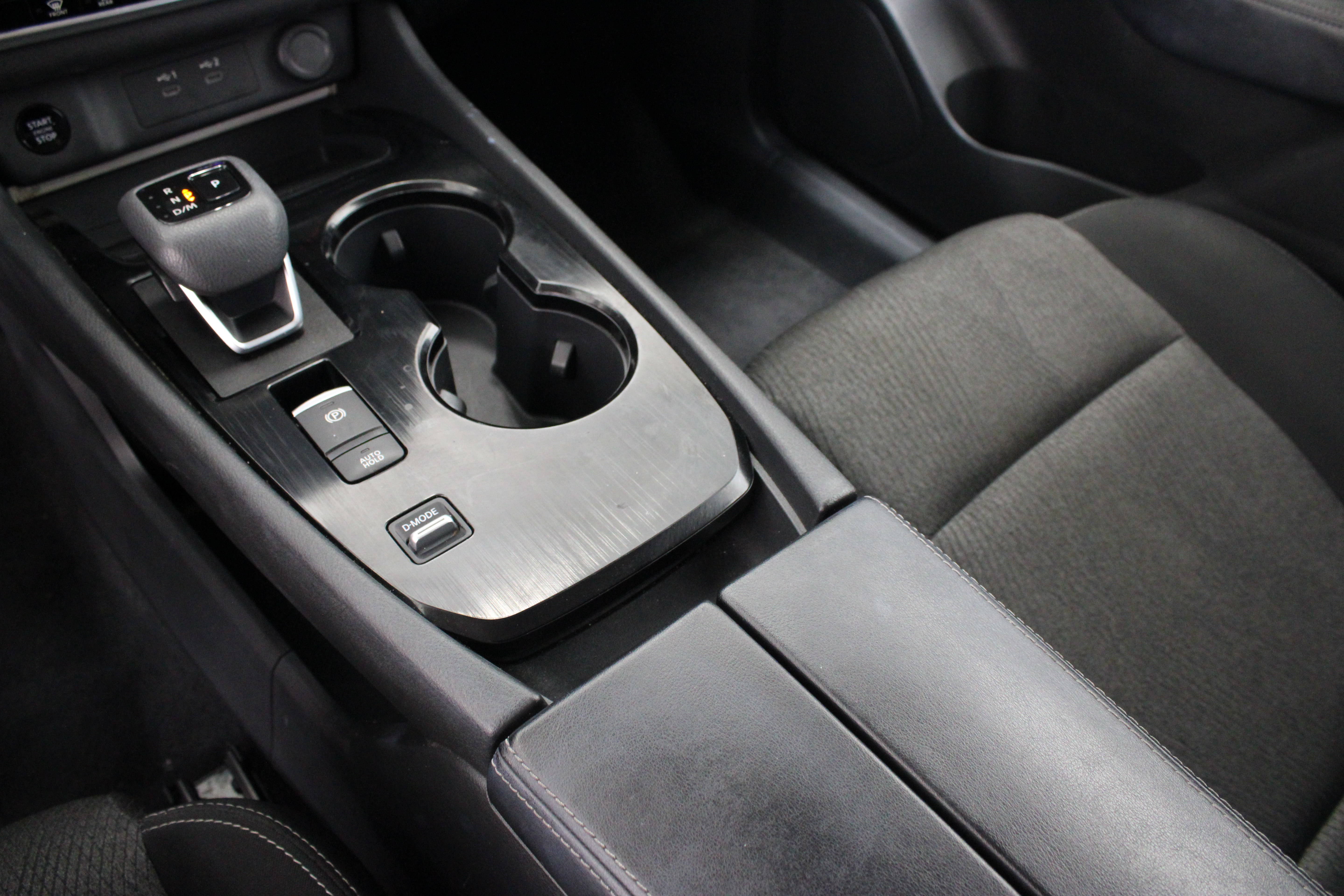 Used 2025 Nissan Rogue SV FWD image 17