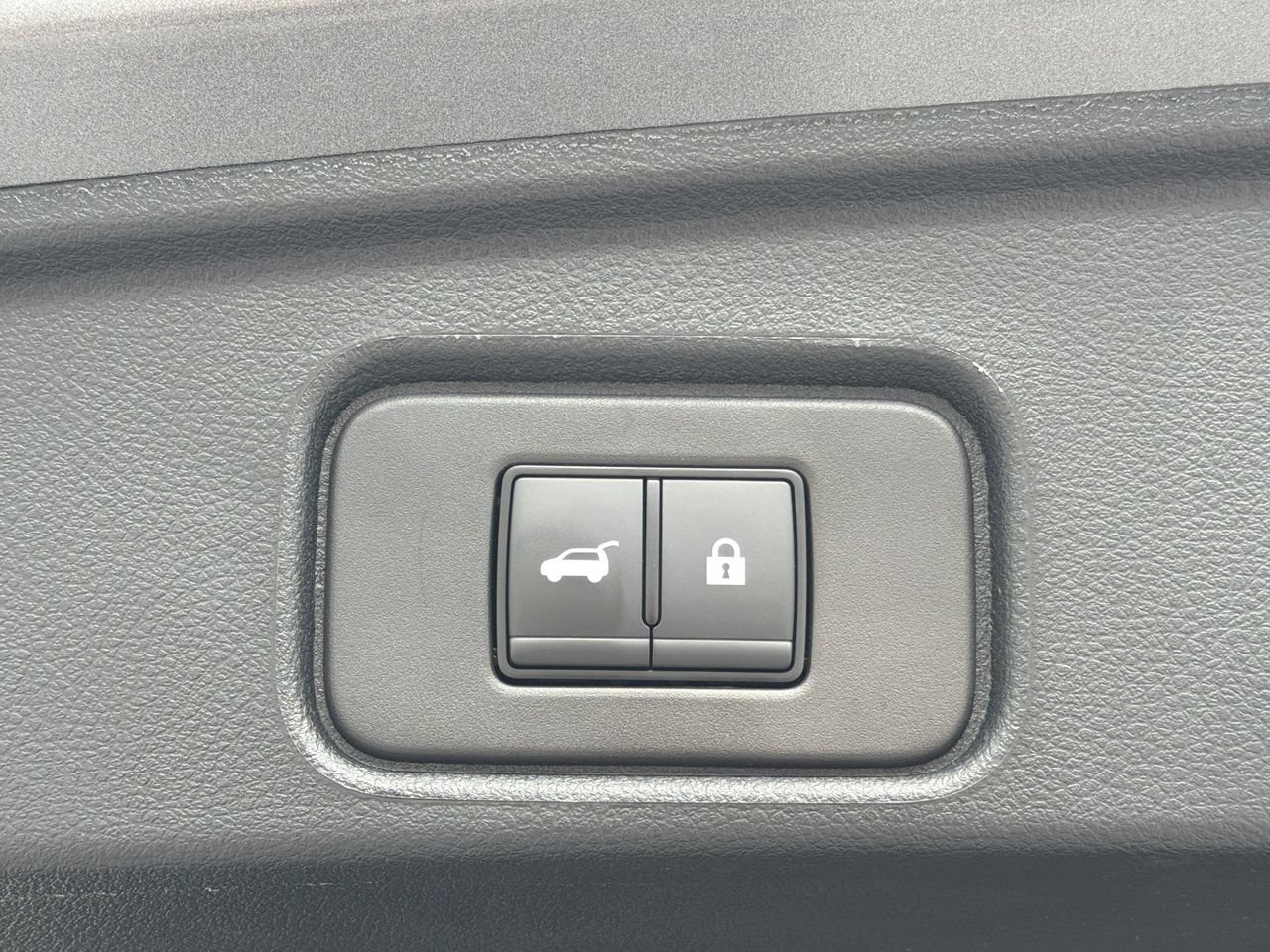 Certified 2025 Nissan Pathfinder SV FWD image 22