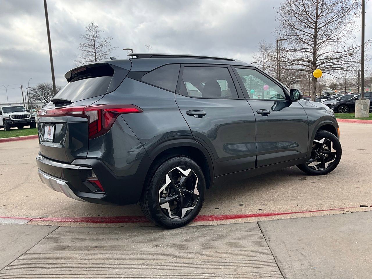 Used 2025 Kia Seltos S image 6