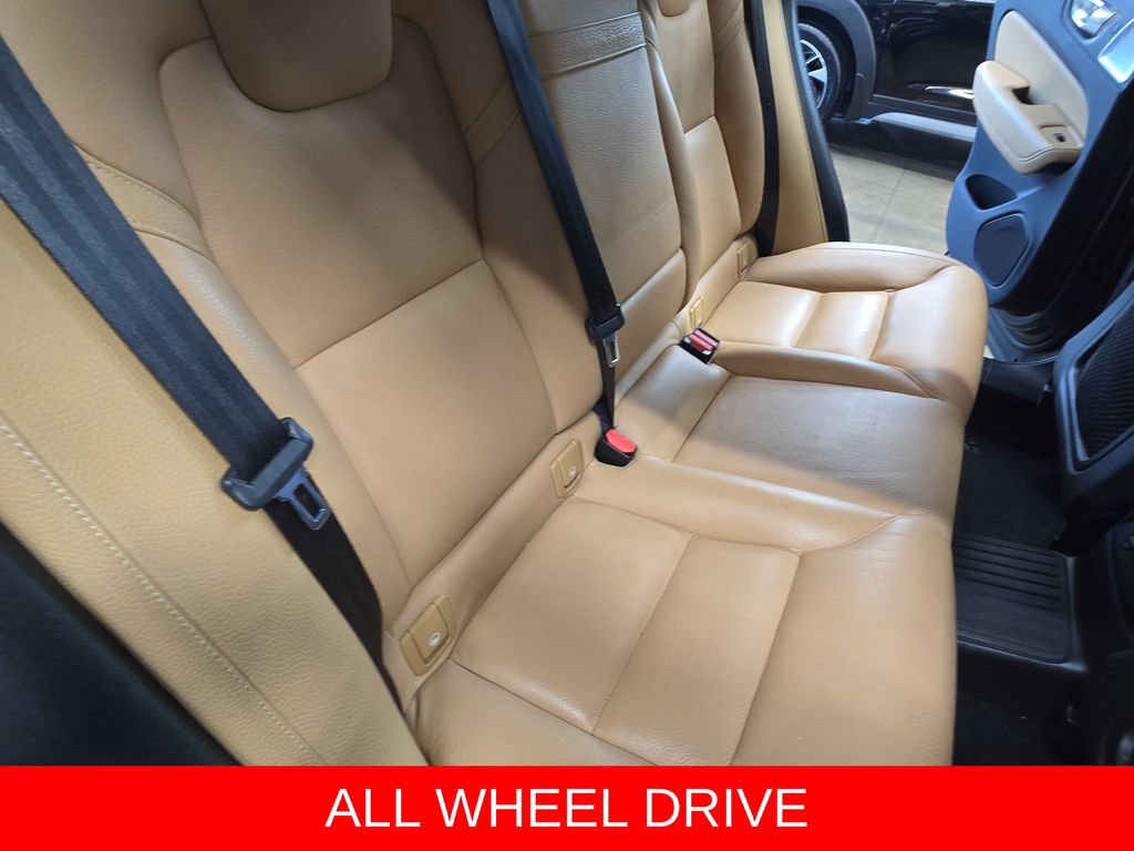 Used 2018 Volvo XC60 T8 Inscription w/ Advanced Package AWD/4WD image 11