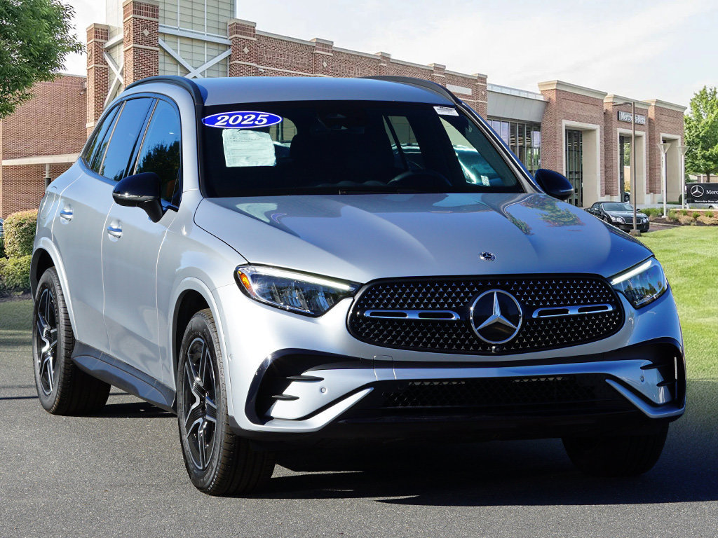 Certified 2025 Mercedes-Benz GLC 300 4MATIC image 3