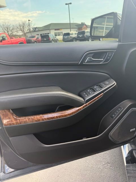 Used 2017 Chevrolet Suburban Premier image 9