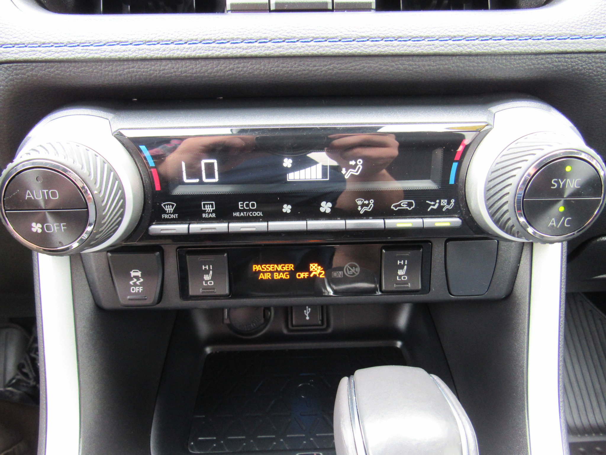 Used 2022 Toyota RAV4 XSE AWD/4WD image 22
