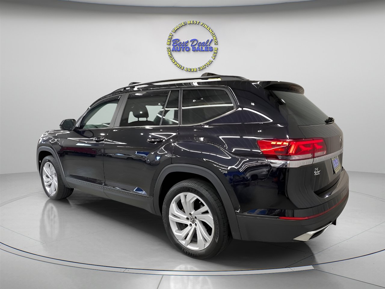 Used 2021 Volkswagen Atlas SE w/ Panoramic Sunroof Package image 3
