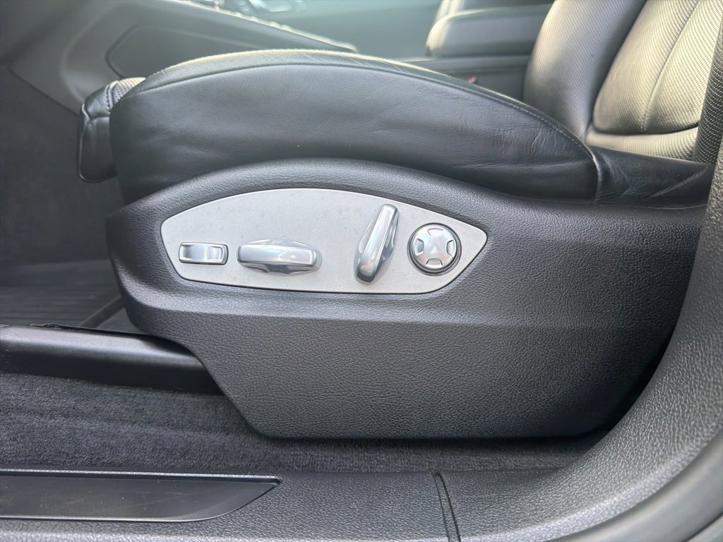 Used 2018 Porsche Macan image 16