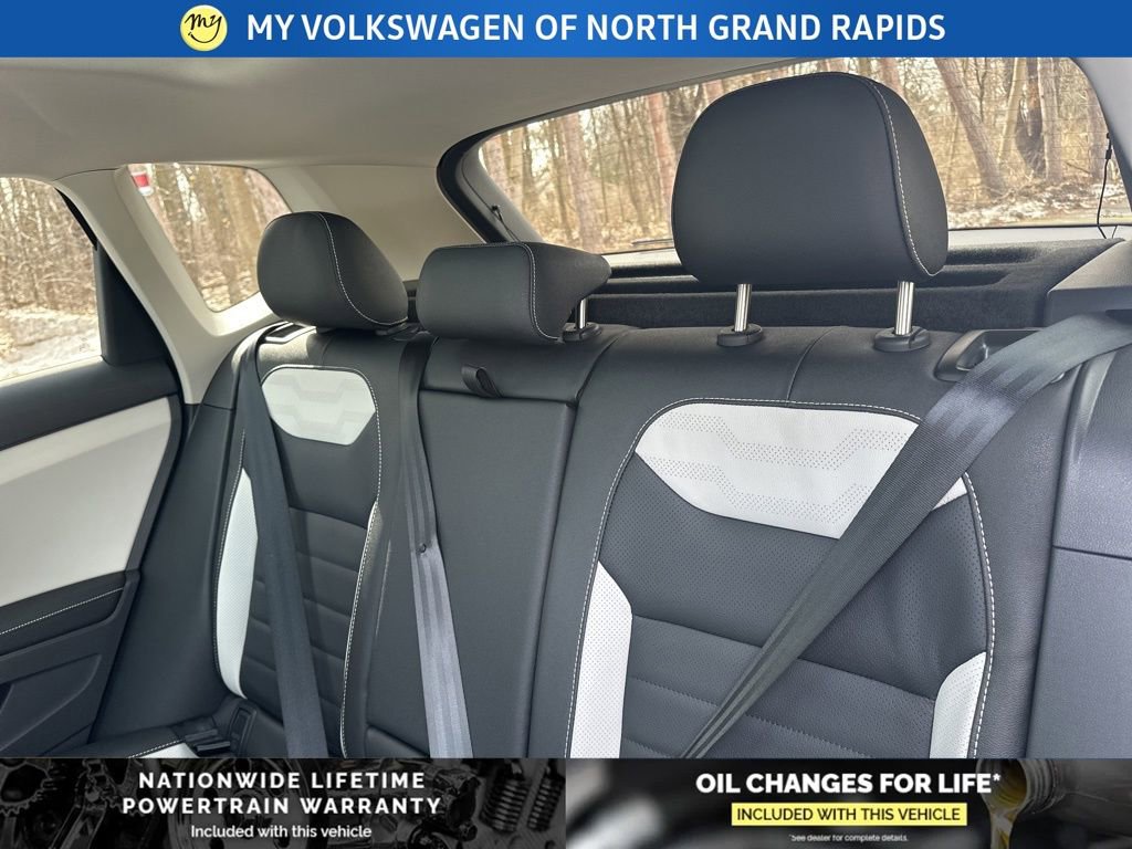 New 2026 Volkswagen Taos SEL image 14