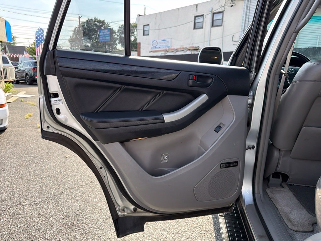 Used 2007 Toyota 4Runner Limited AWD/4WD image 26