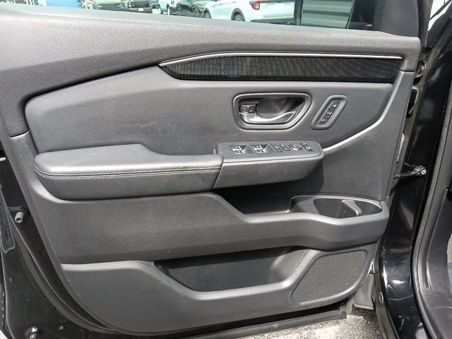 Used 2023 Honda Pilot Elite image 11