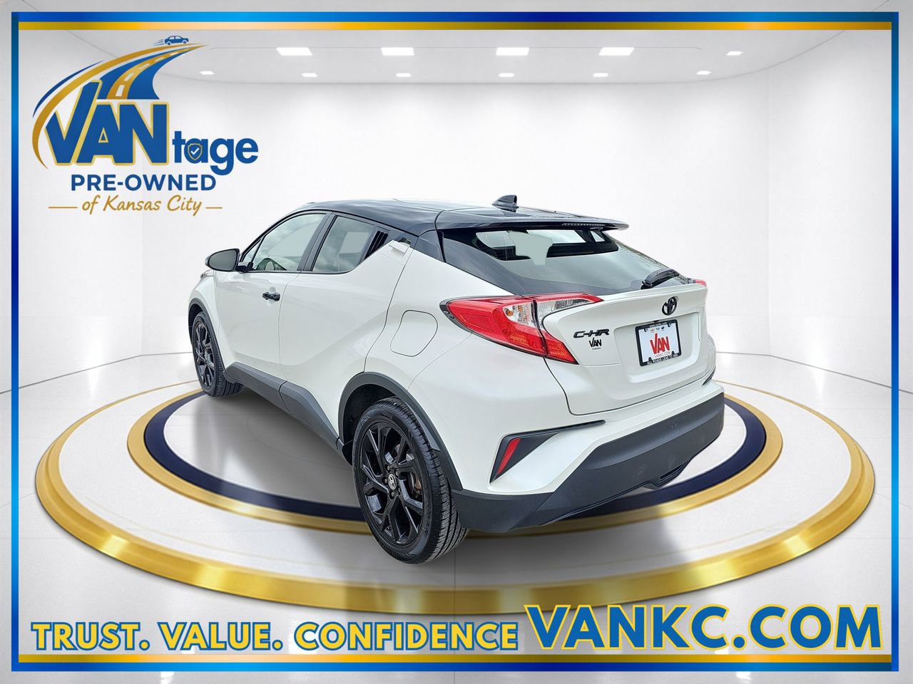 Used 2021 Toyota C-HR Nightshade FWD image 9