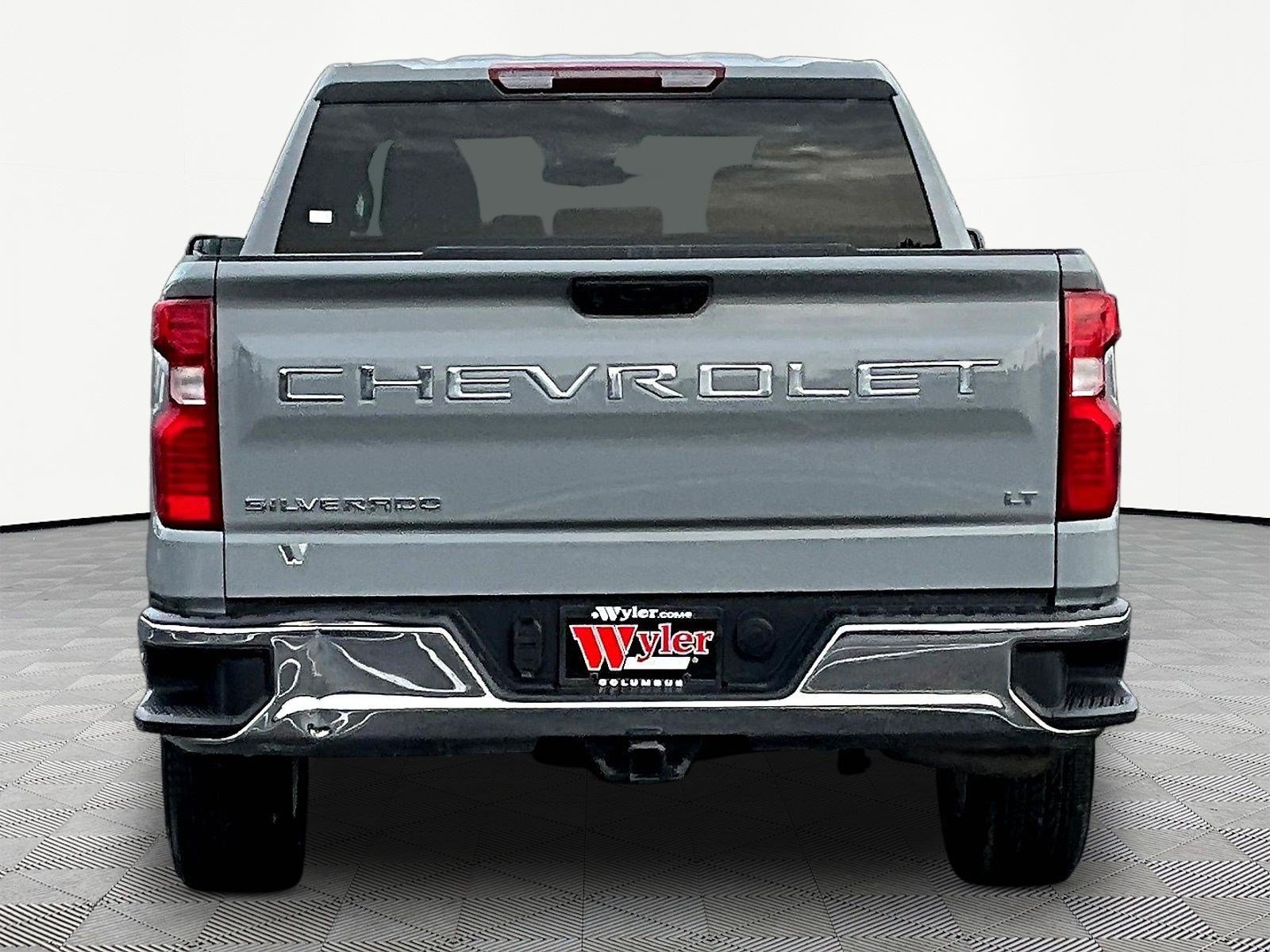 Used 2024 Chevrolet Silverado 1500 LT AWD/4WD image 5
