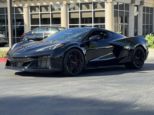 Used 2025 Chevrolet Corvette Z06 w/ Stealth Interior Trim Package RWD image 4