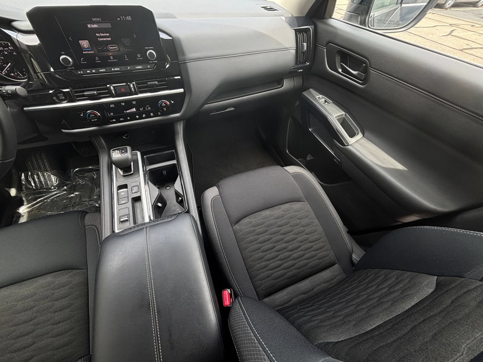 Used 2025 Nissan Pathfinder SV FWD image 38